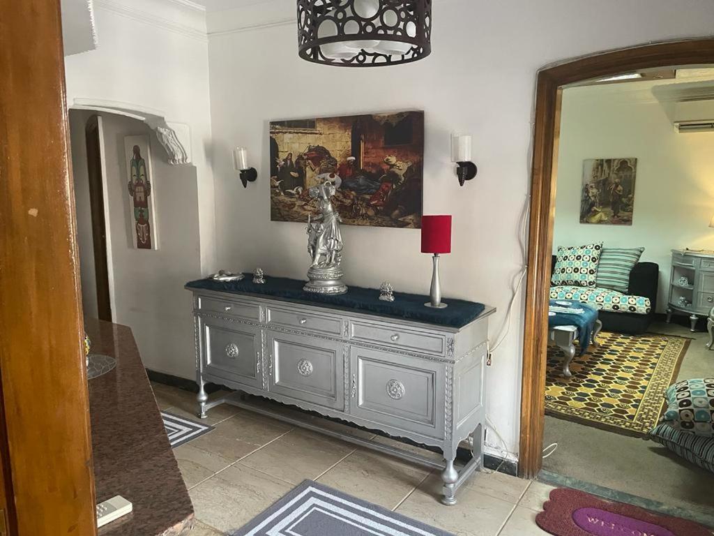 One Bedroom Views Local To Airport Holiday home *